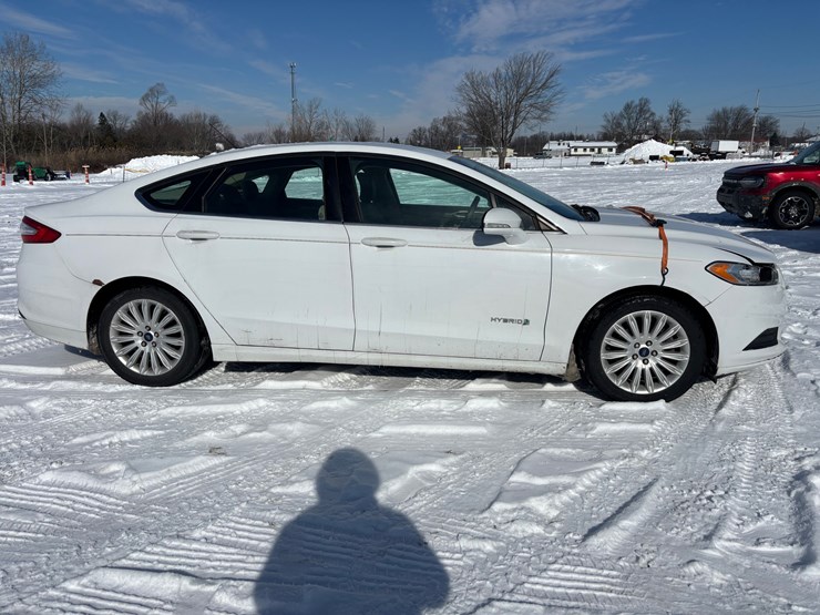 #1119-•-2016-ford-fusion-hybrid-passenger-car-image-7