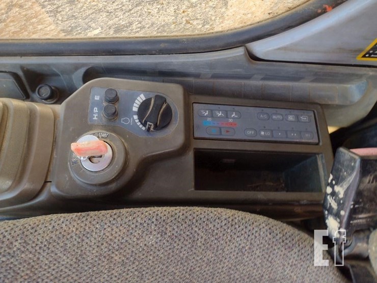 2000-deere-270c-lc-image-9