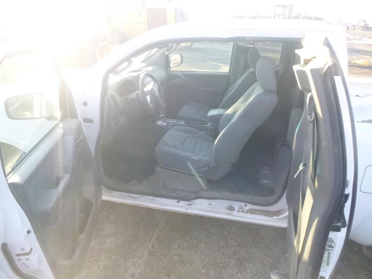 2016-nissan-frontier-image-5