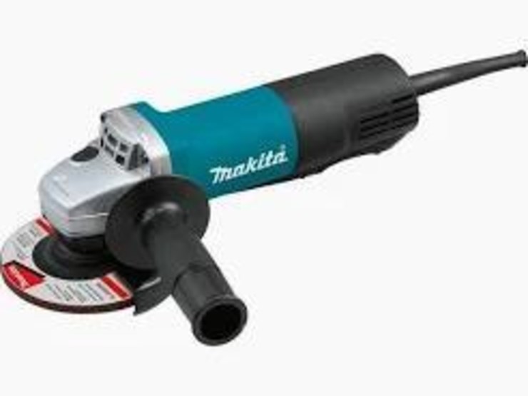 makita-4-1/2"-angle-grinder---ga4570-image-1