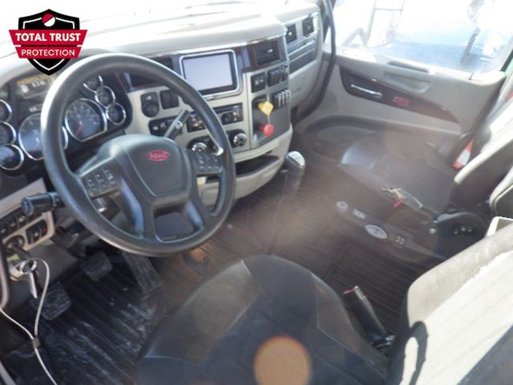 2019-peterbilt-579-image-15