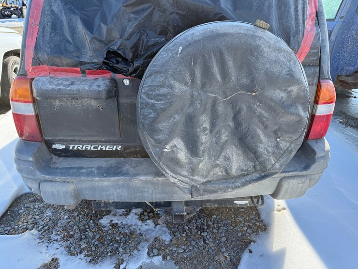 2001-chevrolet-tracker-image-9