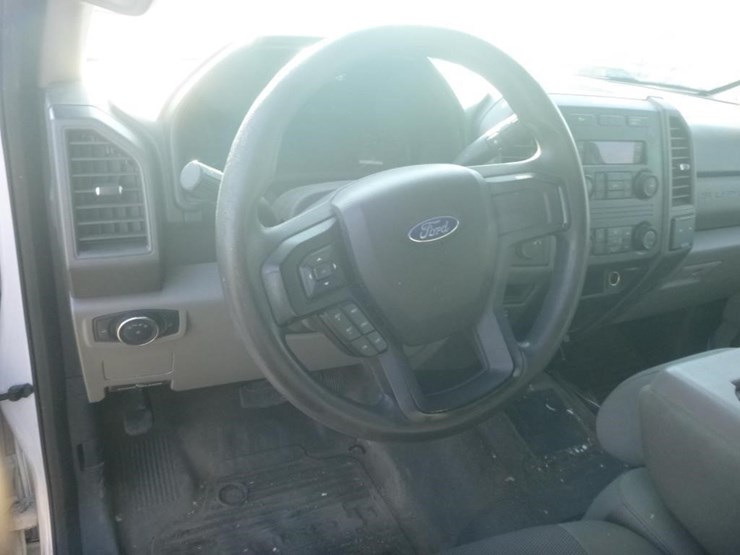 2017-ford-f350-image-16