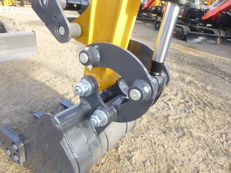 2025-agt-xz20r-hydraulic-excavator-image-11