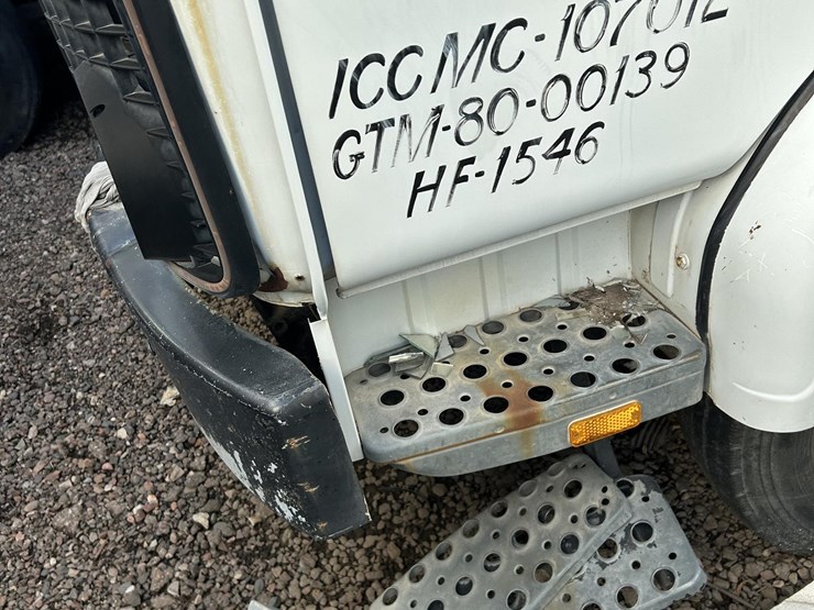 2015-volvo-f6-image-36