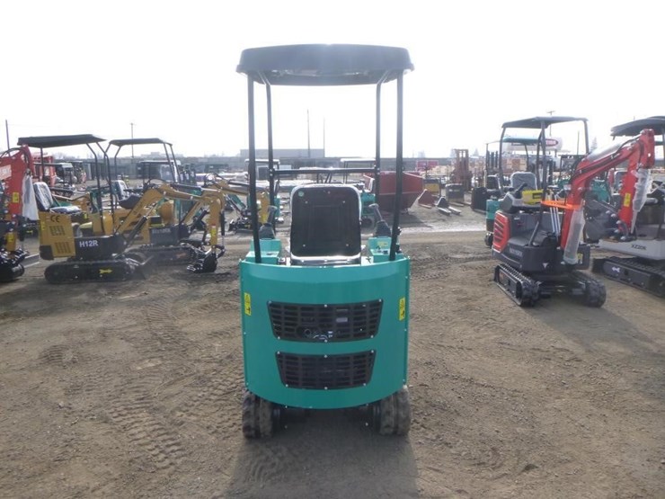 2025-agt-h15r-hydraulic-excavator-image-8