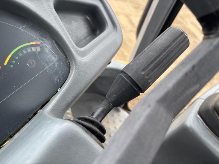 2012-volvo-l30b-image-27