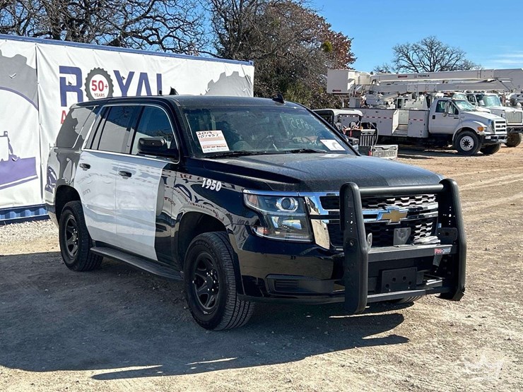 2019-chevrolet-tahoe-image-2