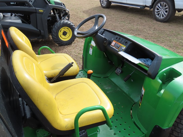 2024-john-deere-gator-image-5