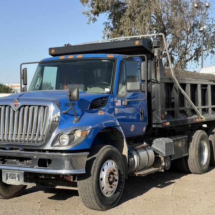 2018 INTERNATIONAL 7400