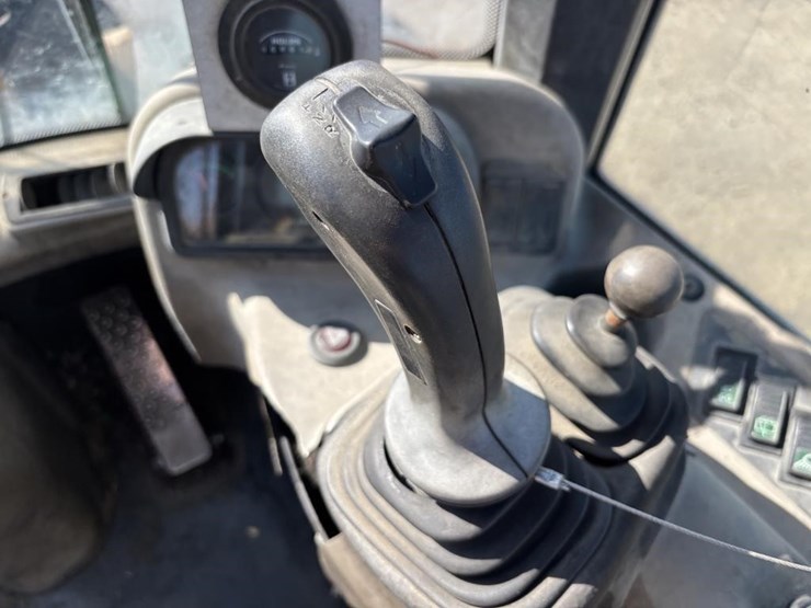 case-d21e-wheel-loader-image-24