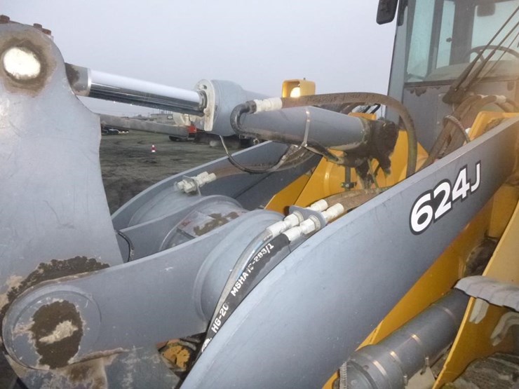 2005-deere-624j-image-25