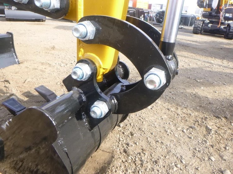 agt-h12r-hydraulic-excavator-image-11