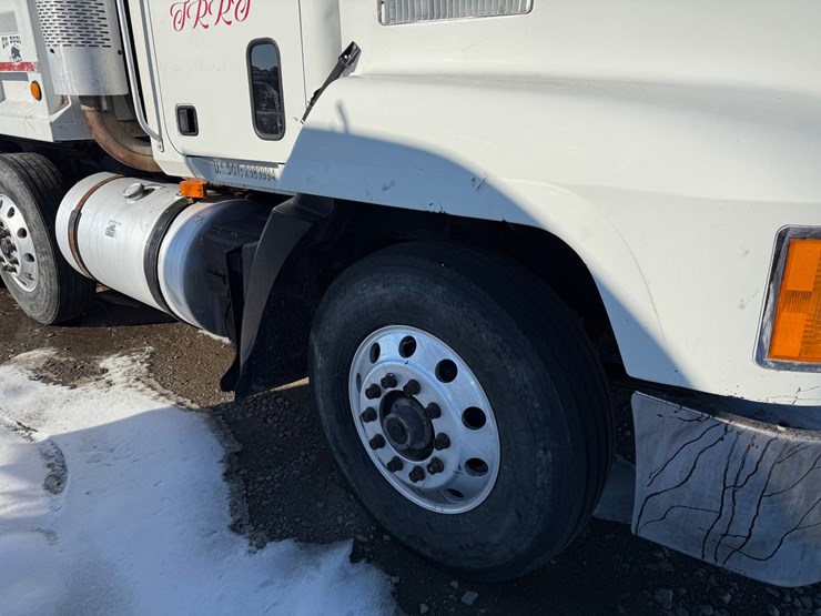 1996-mack-ch613-image-26