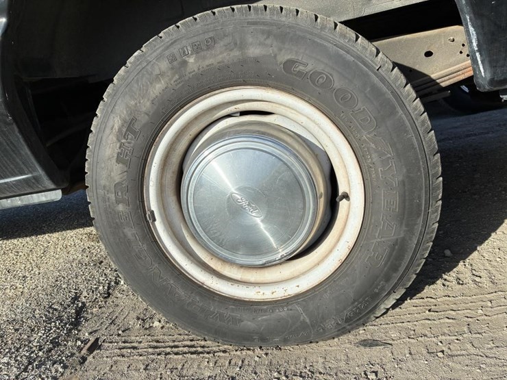 2002-ford-e250-image-5