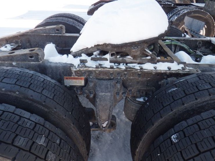 2020-freightliner-cascadia-126-image-4