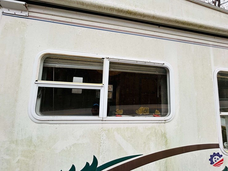 2003-forest-river-wildcat-28rk-t/a-camper-gooseneck-trailer-image-27