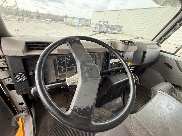 2000-international-4700-image-21