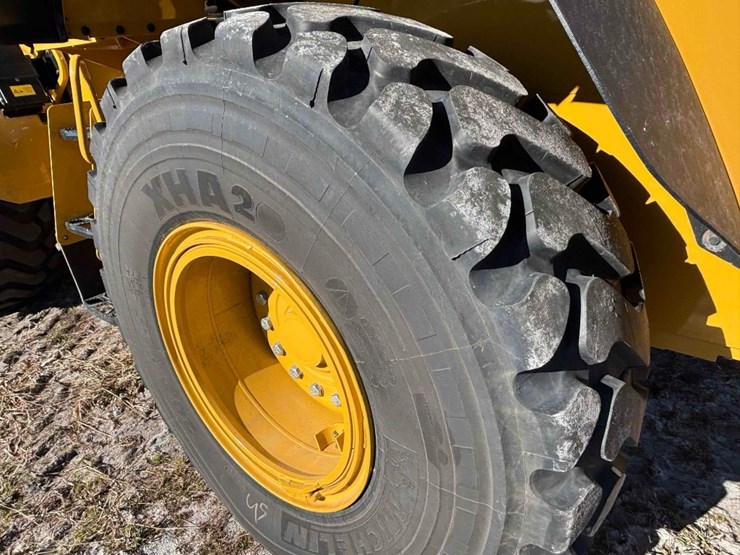 2025-caterpillar-938-image-15