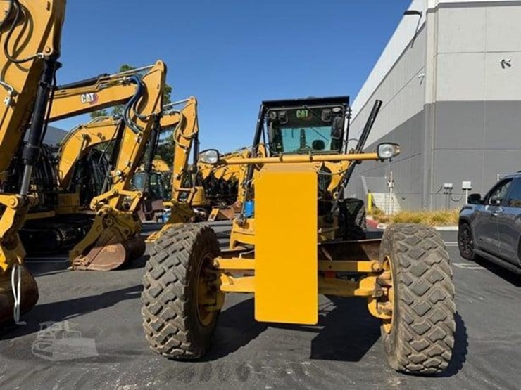 2023-caterpillar-140gc-image-4