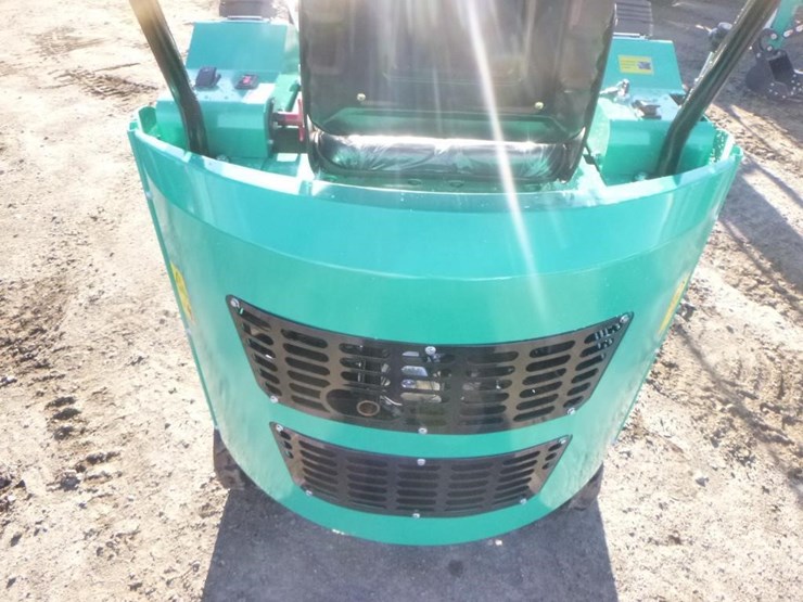 2025-agt-h15r-hydraulic-excavator-image-17