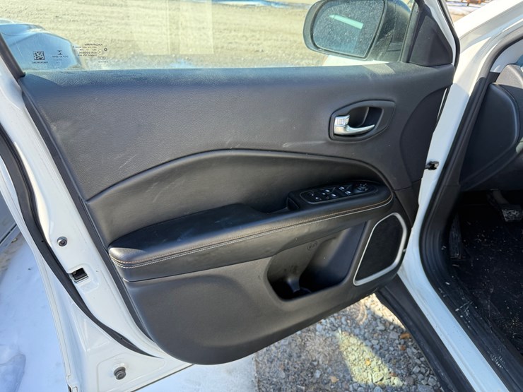 2018-jeep-compass-image-21