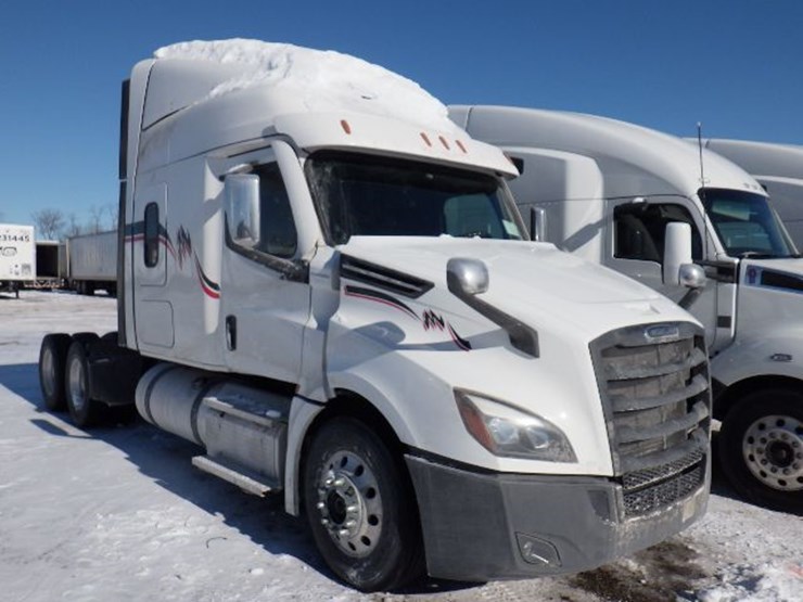 2020-freightliner-cascadia-126-image-3