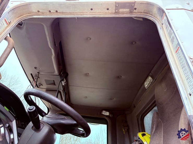 2016-kenworth-t800-image-67