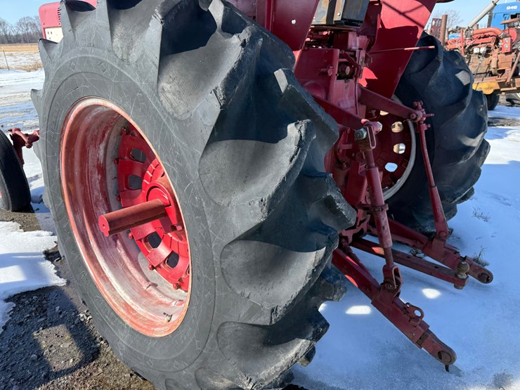 1965-international-706-image-23