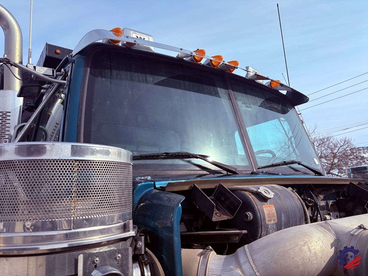 2021-western-star-4900ex-image-41