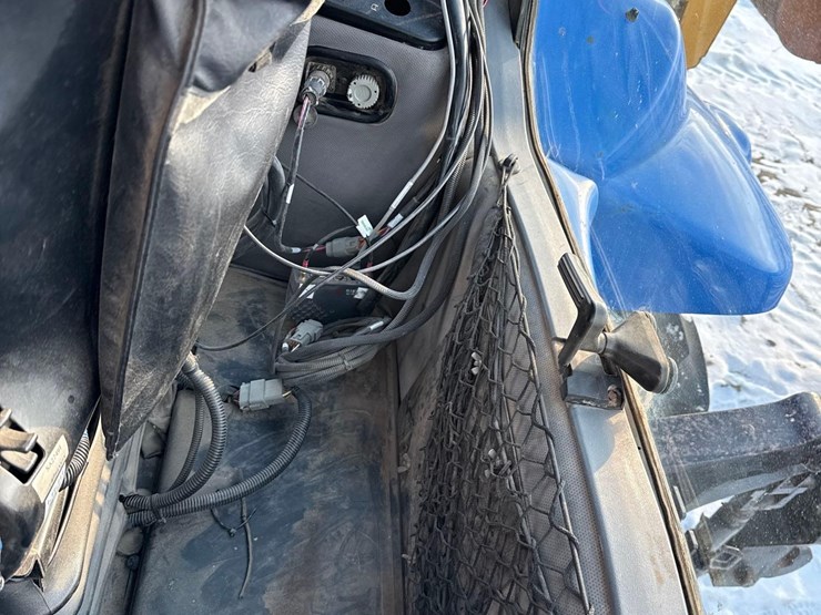 2008-new-holland-t8030-image-24