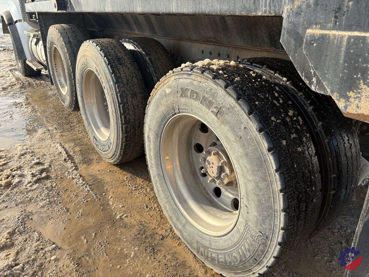 2019-kenworth-t880-image-19