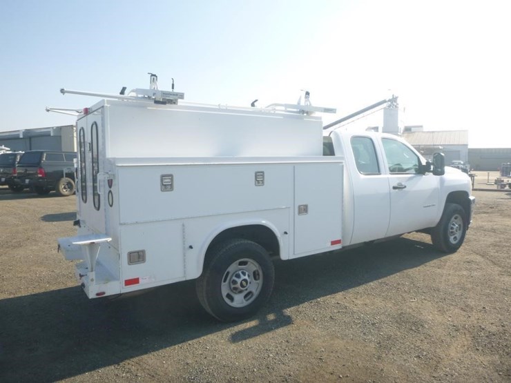 2011-chevrolet-2500-image-3