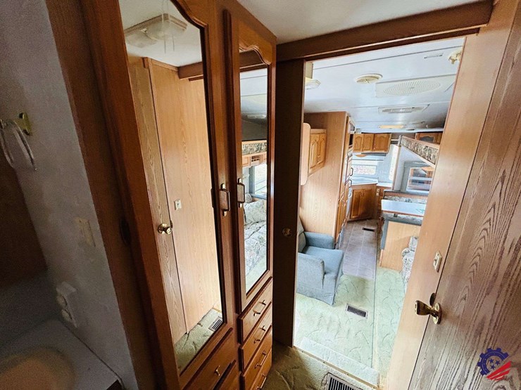 2003-forest-river-wildcat-28rk-t/a-camper-gooseneck-trailer-image-79