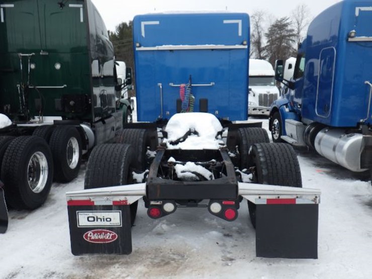 2020-peterbilt-579-image-9