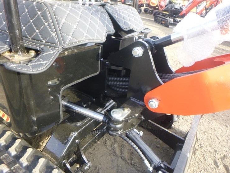 2025-tpm-18bs-hydraulic-excavator-image-17