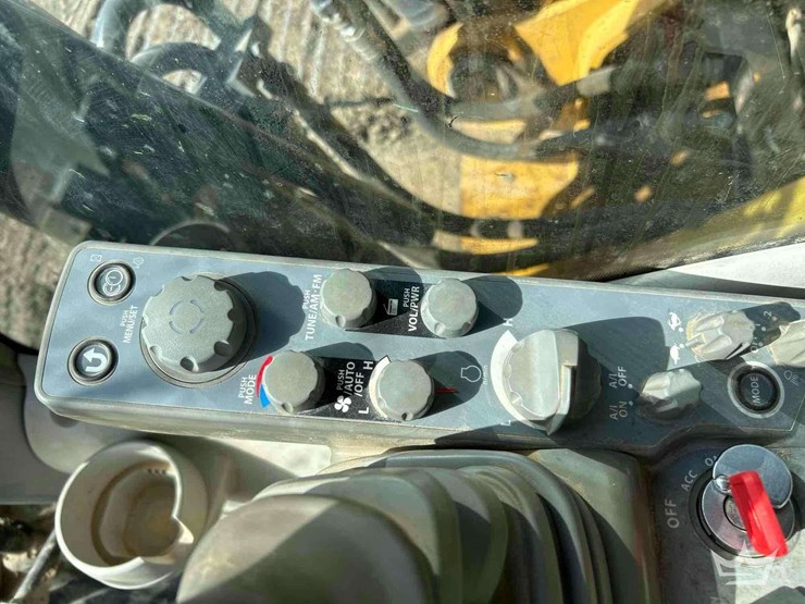 2015-john-deere-350g-excavator-image-19