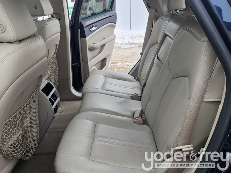 2011-cadillac-srx-image-22