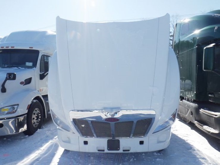 2021-peterbilt-579-image-27