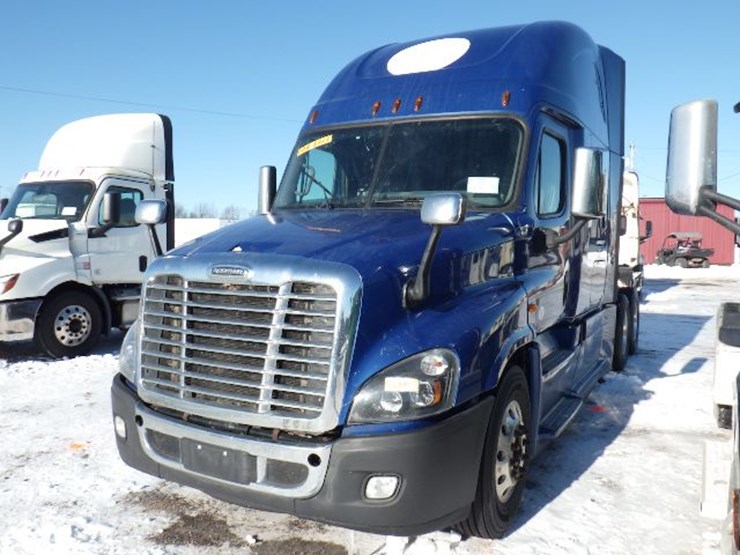 2019-freightliner-cascadia-125-image-1