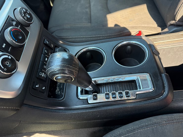 2015-gmc-acadia-sle-image-29