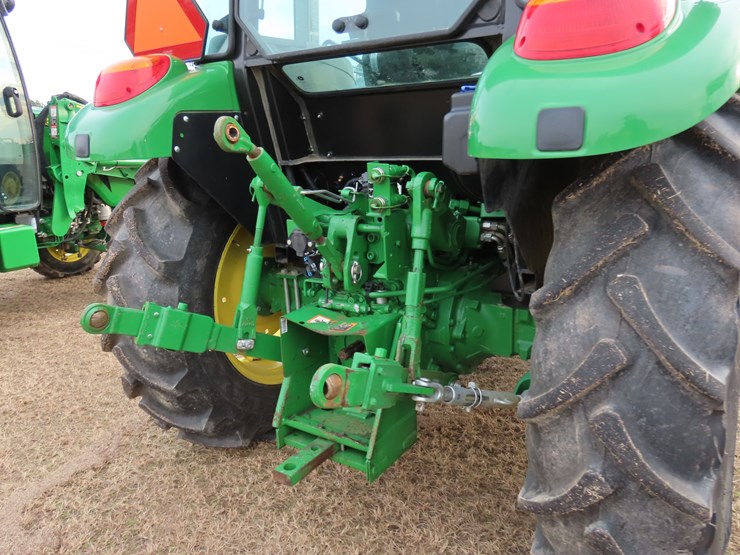 2022-john-deere-5055e-image-8