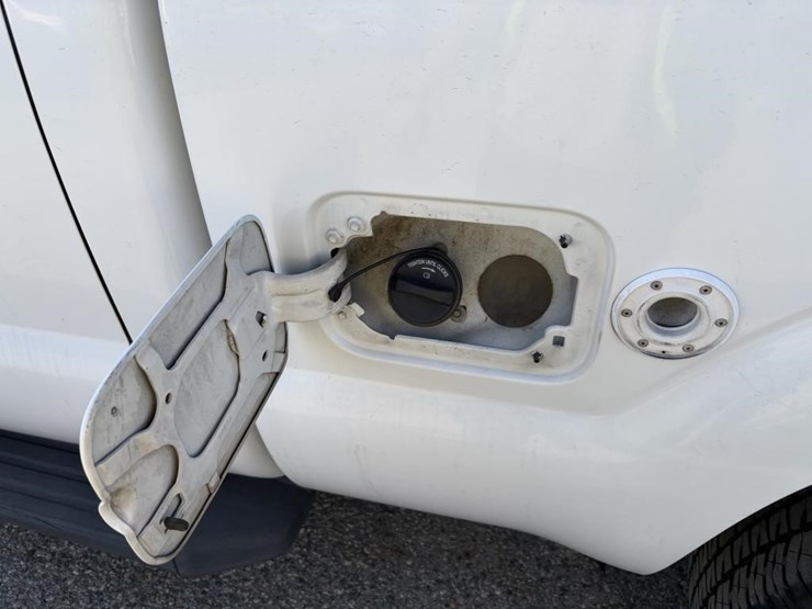 2011-ford-f250-image-30