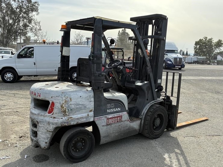 nissan-mug1f2a30jv-image-3