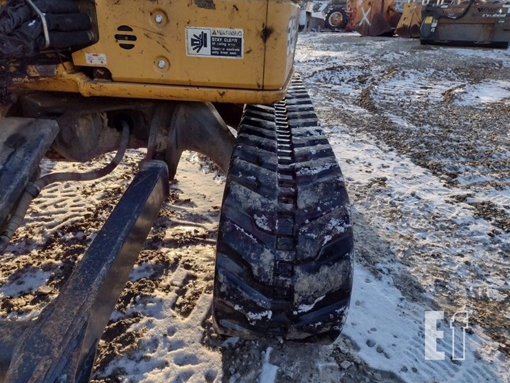 2013-deere-35d-image-33