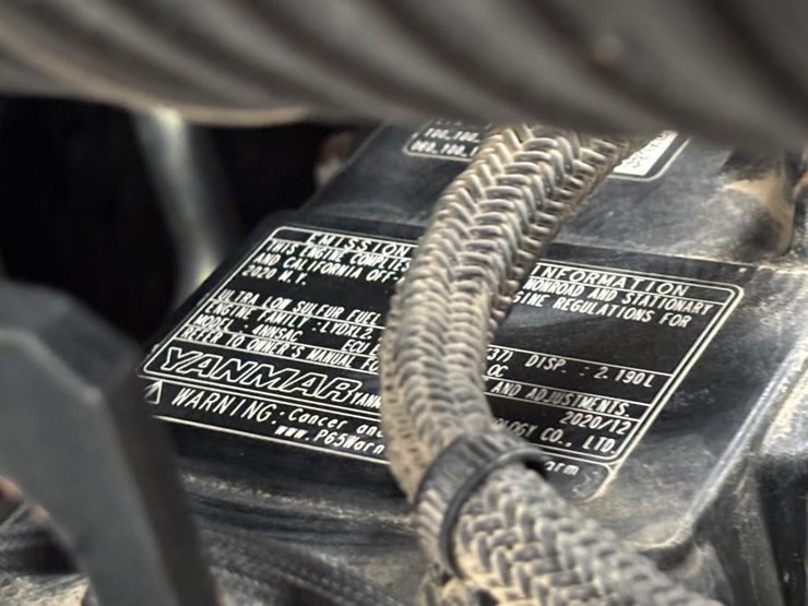 2021-takeuchi-tb240-image-56