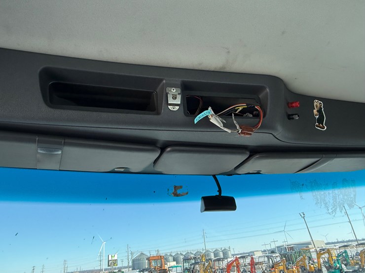 2016-peterbilt-579-image-37