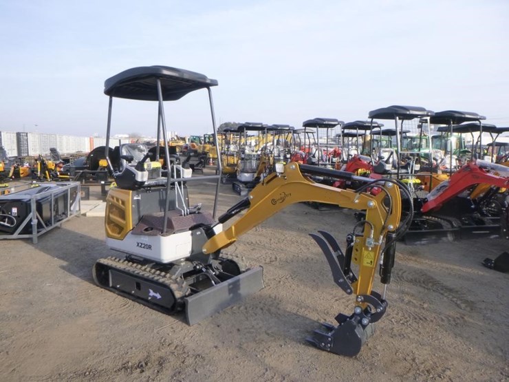 2025-agt-xz20r-hydraulic-excavator-image-2