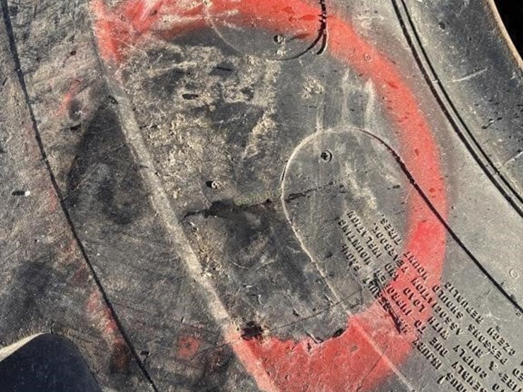 26.5---25-used-earthmover-tire-image-3