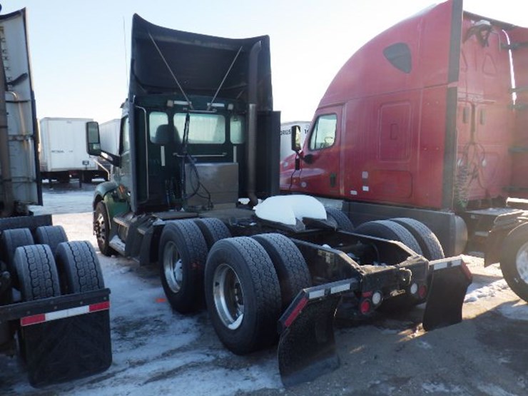 2017-peterbilt-579-image-12